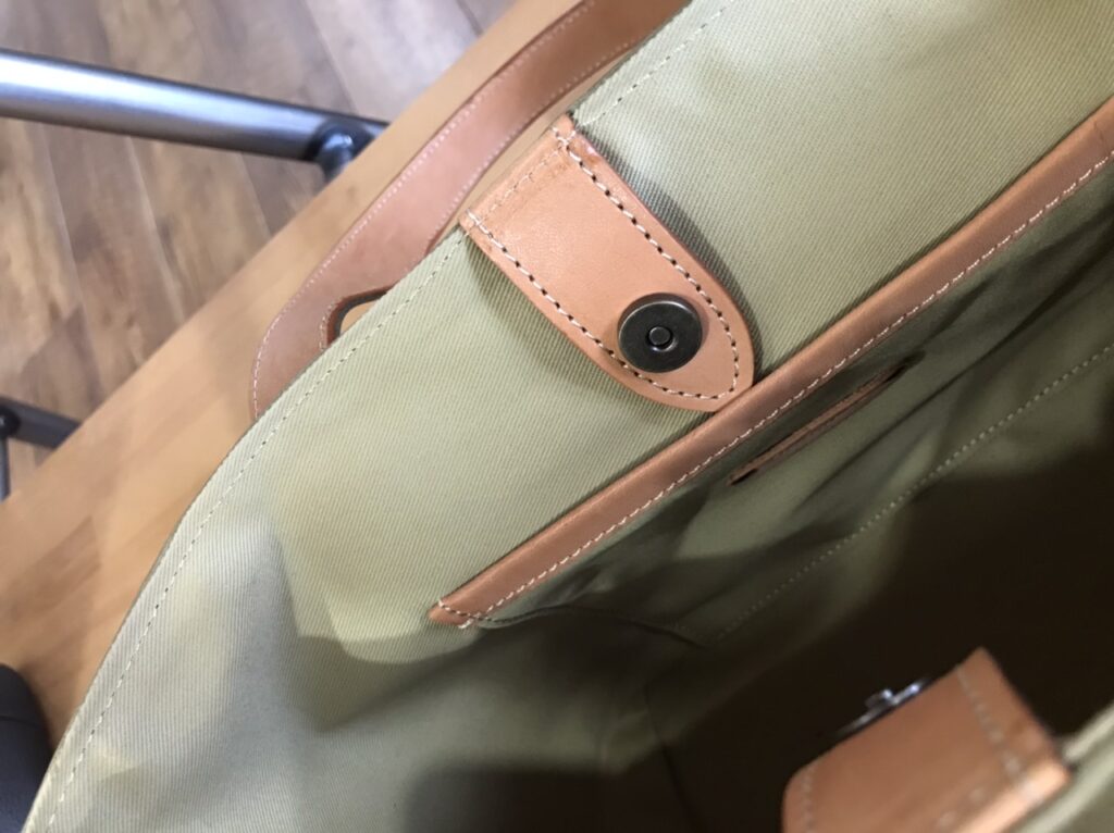 バッグの閉じ方ベロタイプ